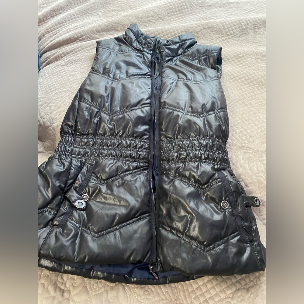 Black puffer vest
